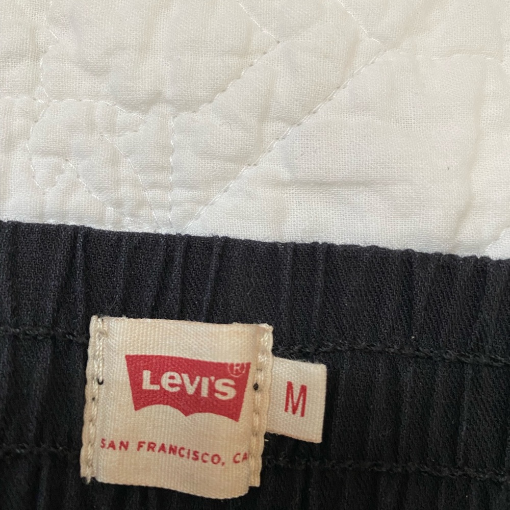 Levi’s black joggers
